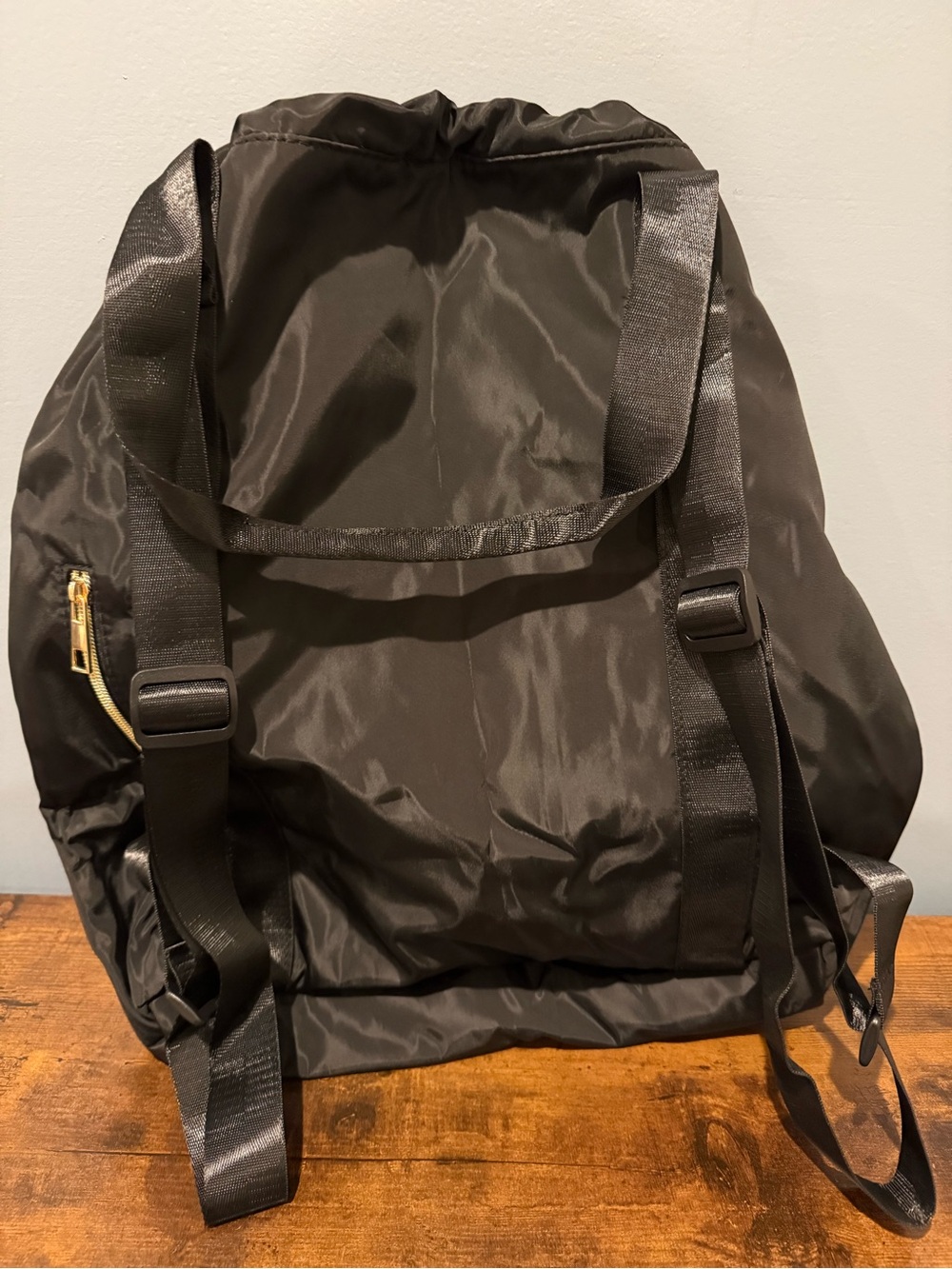 BRAND NEW Drawstring Backpack - Picture 3 of 3